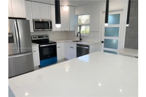 812 SE 16th St, Deerfield Beach, FL 33441, Sold 01/31/25