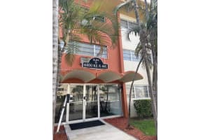 16800 NE 15th Ave APT 108, North Miami Beach, FL 33162, Sold 04/10/25