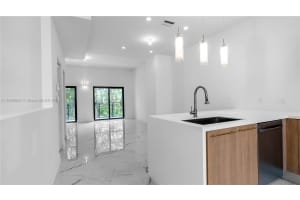 540 SE 1st Cir, Pompano Beach, FL 33060, Sold 02/05/25