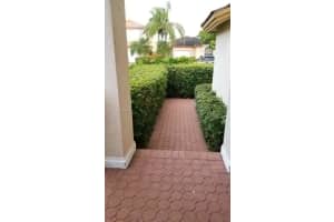 9922 NW 30th St, Doral, FL 33172, Sold 04/22/25