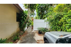 430 SW 100th Ave, Miami, FL 33174, Sold 02/20/25