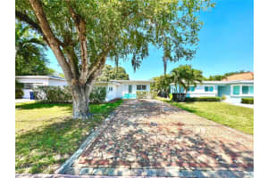 329 Ne 87th St, El Portal