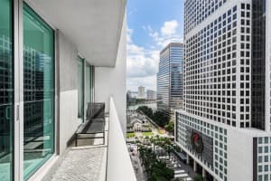 55 SE 6th St, Miami, FL 33131, Sold 04/09/25