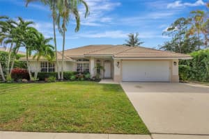 148 Fernwood Crescent, Royal Palm Beach, FL 33411, Sold 04/30/25