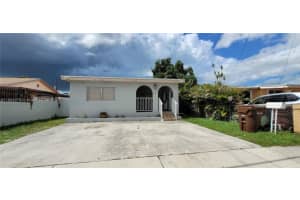 521 E 41st St, Hialeah