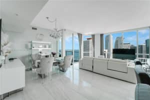 253 NE 2nd St, Miami, FL 33132, Sold 01/08/25