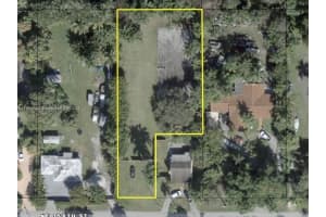 355 NE 156th St, Miami, FL 33162 - MLS#A11694380