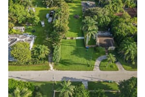 355 NE 156th St, Miami, FL 33162 - MLS#A11694380