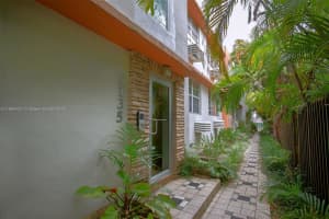 1135 Meridian Ave APT 4, Miami Beach, FL 33139, Sold 06/10/25