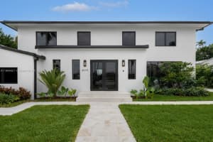 4575 N Bay Rd, Miami Beach, FL 33140, Sold 03/03/25