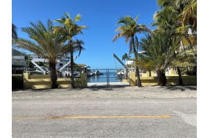 201 Dexter Ct, Tavernier, FL 33070, Sold 03/17/25