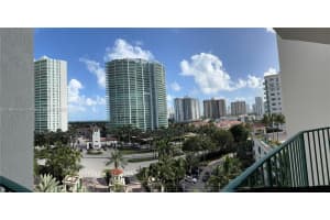 20000 E Country Club Dr 803, Aventura