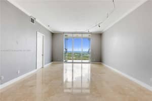 14951 Royal Oaks Ln, North Miami, FL 33181, Sold 04/11/25