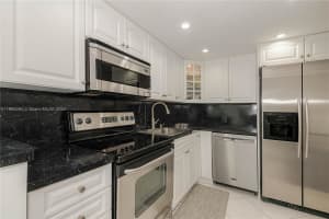20301 E Country Club Dr, Aventura, FL 33180, Sold 12/26/24