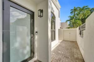 21216 Harbor Way, Miami, FL 33180, Sold 02/19/25