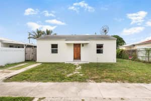 860 NW 35th Ave, Miami, FL 33125, Sold 03/05/25