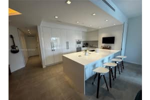 3700 Island Blvd, Aventura, FL 33160, Sold 11/27/24