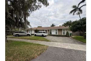 21120 NE 22nd Ct, Miami, FL 33180, Sold 04/29/25