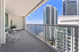 1200 Brickell Bay Dr APT 2707, Miami, FL 33131, Sold 07/11/25
