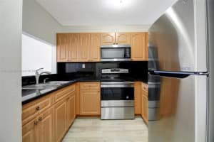 8075 NW 7th St, Miami, FL 33126, Sold 01/10/25