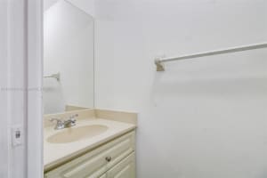 6858 NW 173rd Dr 302, Hialeah, FL 33015 - MLS#A11695454