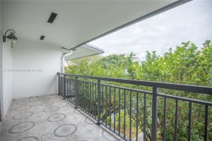 2181 NE 122nd St, North Miami, FL 33181, Sold 02/13/25