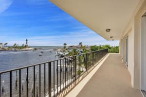 2500 Bay Dr PH, Pompano Beach, FL 33062 - MLS#A11695690