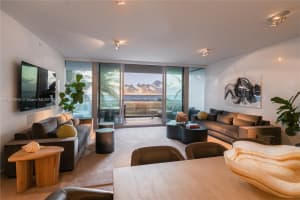 321 Ocean Dr, Miami Beach, FL 33139, Sold 03/24/25