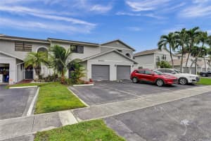 10537 NW 3rd St, Pembroke Pines, FL 33026, Sold 04/22/25