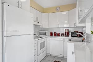 1015 Sw 11th Ave 11k, Hallandale Beach