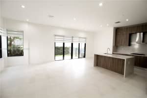 8245 NW 44th St, Doral, FL 33166, Sold 04/06/25