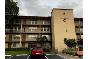 301 SW 135th Ave, Pembroke Pines, FL 33027, Sold 01/28/25