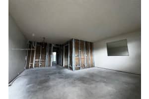 301 SW 135th Ave, Pembroke Pines, FL 33027, Sold 01/28/25
