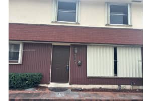 6570 SW 41st Ct, Davie, FL 33314, Sold 02/18/25