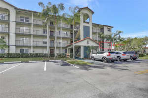 12900 Sw 13th St 214e, Pembroke Pines