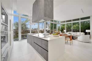 3750 Yacht Club Dr, Miami, FL 33180, Sold 03/19/25