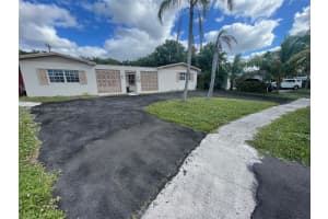 531 SW 70th Terrace, Pembroke Pines, FL 33023, Sold 03/21/25