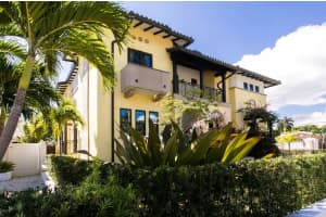 956 Hollywood Blvd, Hollywood, FL 33019, Sold 06/02/25