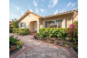 10345 NW 127th St, Hialeah Gardens, FL 33018, Sold 01/06/25