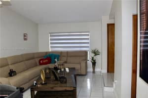 10345 NW 127th St, Hialeah Gardens, FL 33018, Sold 01/06/25