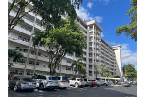 575 Oaks Ln APT 502, Pompano Beach, FL 33069, Sold 05/02/25
