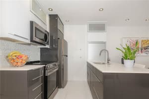 815 SW 11th Ave, Hallandale Beach, FL 33009, Sold 03/31/25