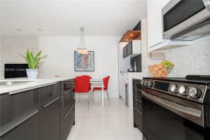 815 SW 11th Ave, Hallandale Beach, FL 33009, Sold 03/31/25