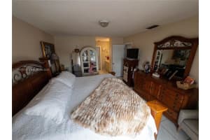 943 SW 135th Ct, Miami, FL 33184, Sold 05/13/25