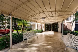 605 Oaks Dr, Pompano Beach, FL 33069, Sold 02/27/25