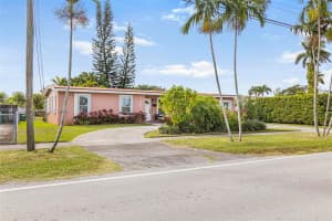 11000 SW 47th Terrace, Miami, FL 33165, Sold 01/17/25