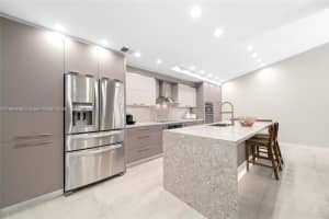 1040 Satinleaf St, Hollywood, FL 33019, Sold 01/13/25