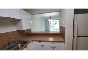 7000 NW 186th St Apt 4-114, Hialeah, FL 33015, Sold 08/29/25