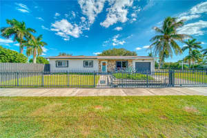 771 SE 15th St, Homestead, FL 33034, Sold 01/18/25