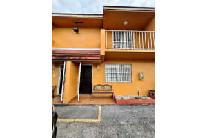 1460 W 39th Pl, Hialeah, FL 33012, Sold 12/26/24